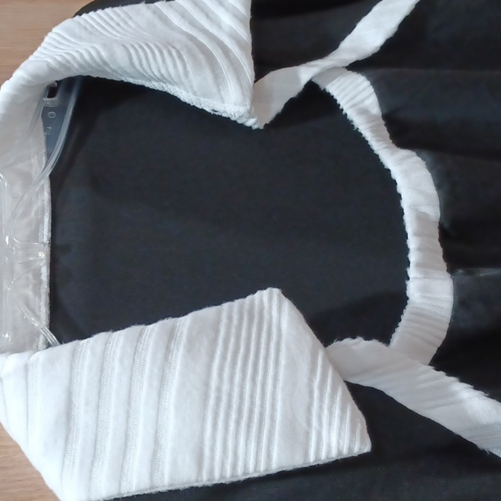 NWOT Blk & White Fun & Flirty Attention Grabber - Picture 7 of 10